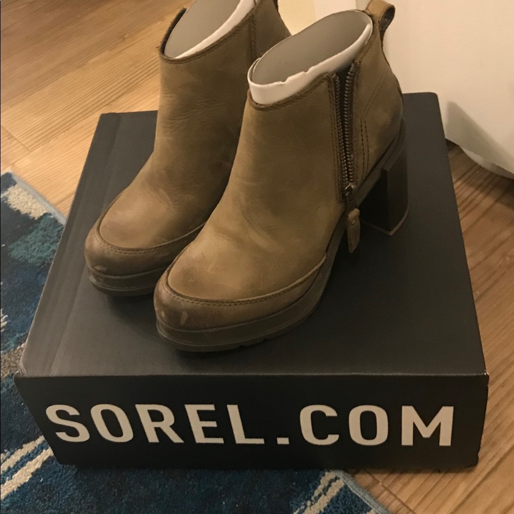 Petite Size US 5 Sorel Blake Bootie